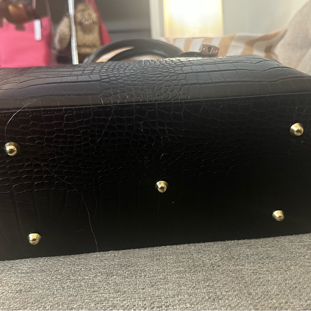 NOT FOR SALE. POSHMARK IS BRINGING BACK LISTING THAT I HAVE SOLD. - Picture 4 of 13